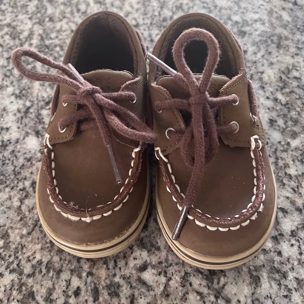 Brown toddler Sperry